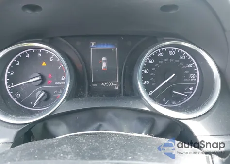 2019 Toyota Camry Le/Xle z USA, uszkodzony, nr VIN 4T1B11HK5KU849355